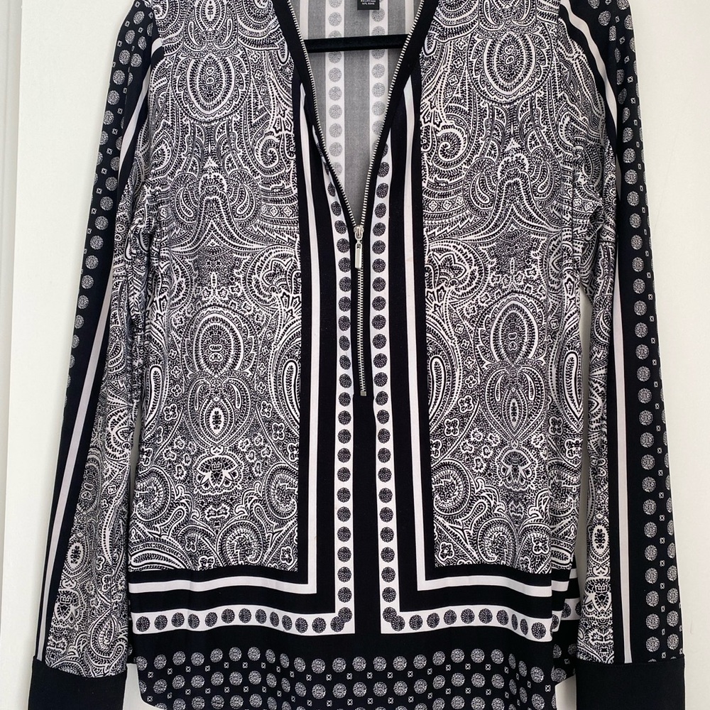 Black and White paisley/stripe , 1/2 zip blouse size M, Like NEW